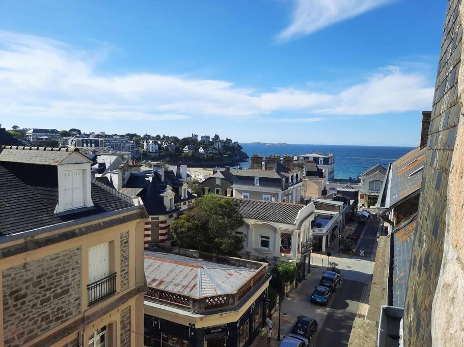 Le Jacaranda-A 2 Min De La Plage, Hyper Centre De Dinard, Vue Mer De La Fenetre Exterior foto